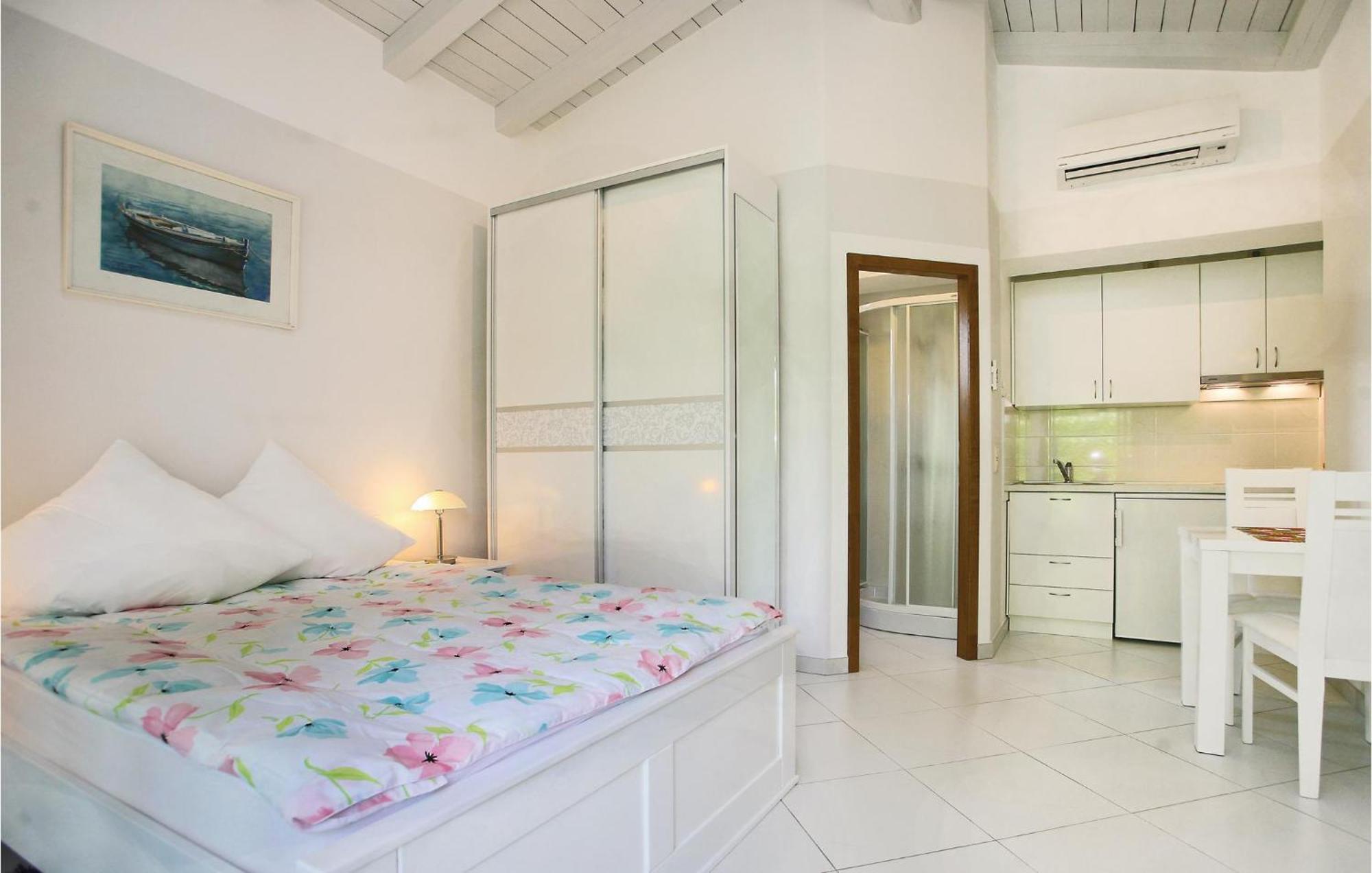 Casa vacanze In With Kitchen Pola
